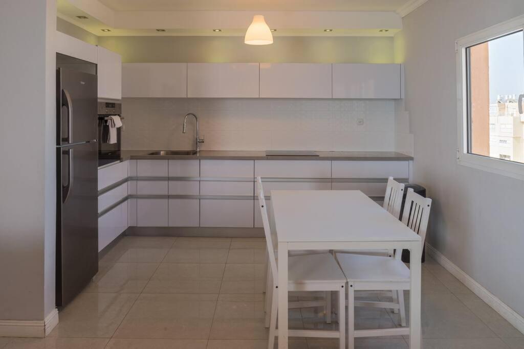 Royal Aparatment On The Sea , Blvd Nitza 34 네타니아 외부 사진