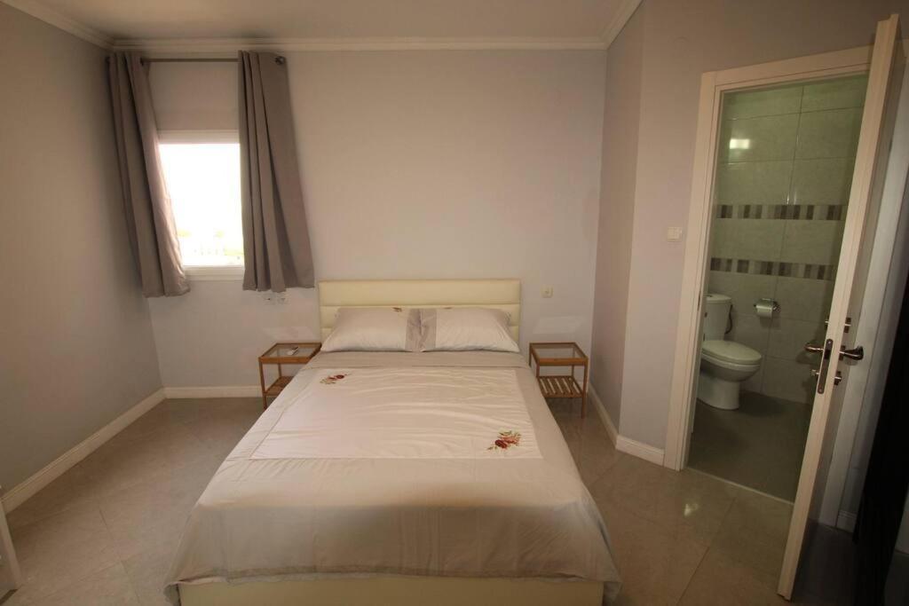 Royal Aparatment On The Sea , Blvd Nitza 34 네타니아 외부 사진
